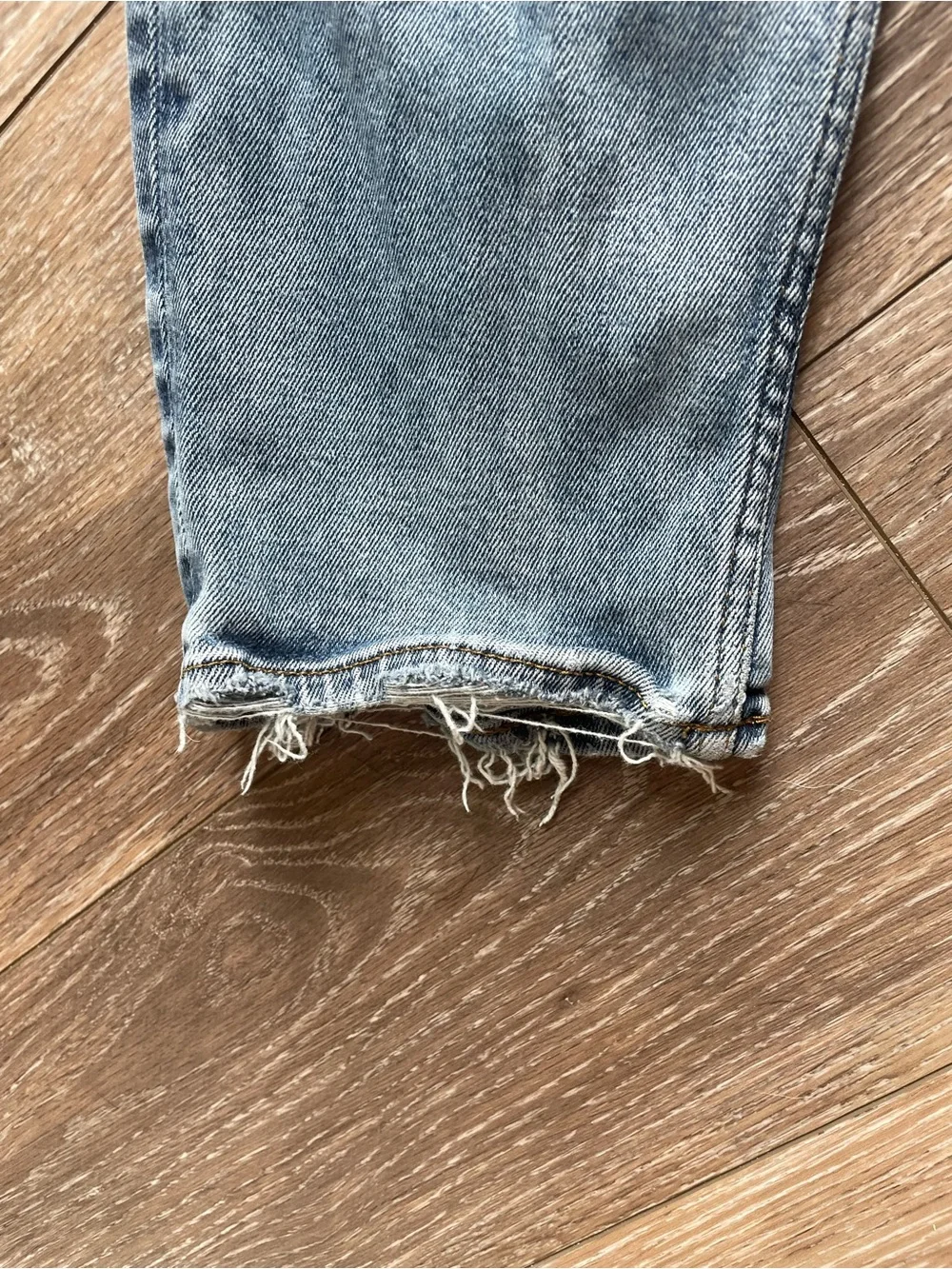 Banana Republic Men's Slim Fit Straight Jeans in Light Blue Denim size 36x32